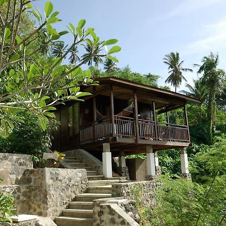 Froggies Divers Lembeh Hotel Exterior photo